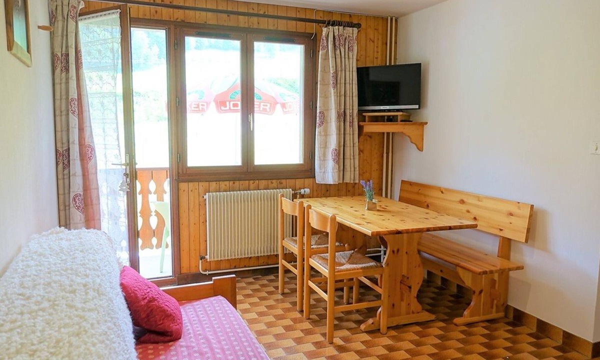 Beaufort Apartment | Cozy 30m² Apt for 4 at Planay Slopes avec Balcony, Parking & Heated Ski Room