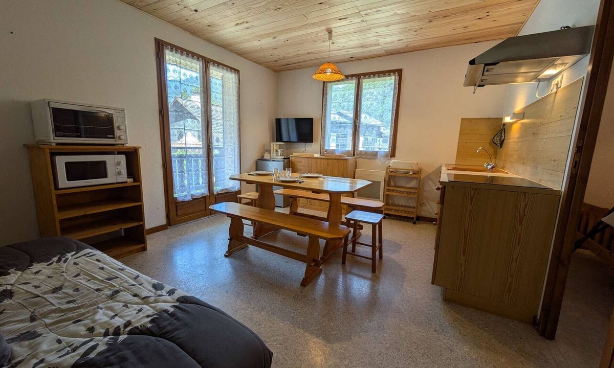Beaufort Apartment | Cozy Apartment in Beaufort Center – Perfect for 2/3 Guests, Near Amenities & Free Shuttle