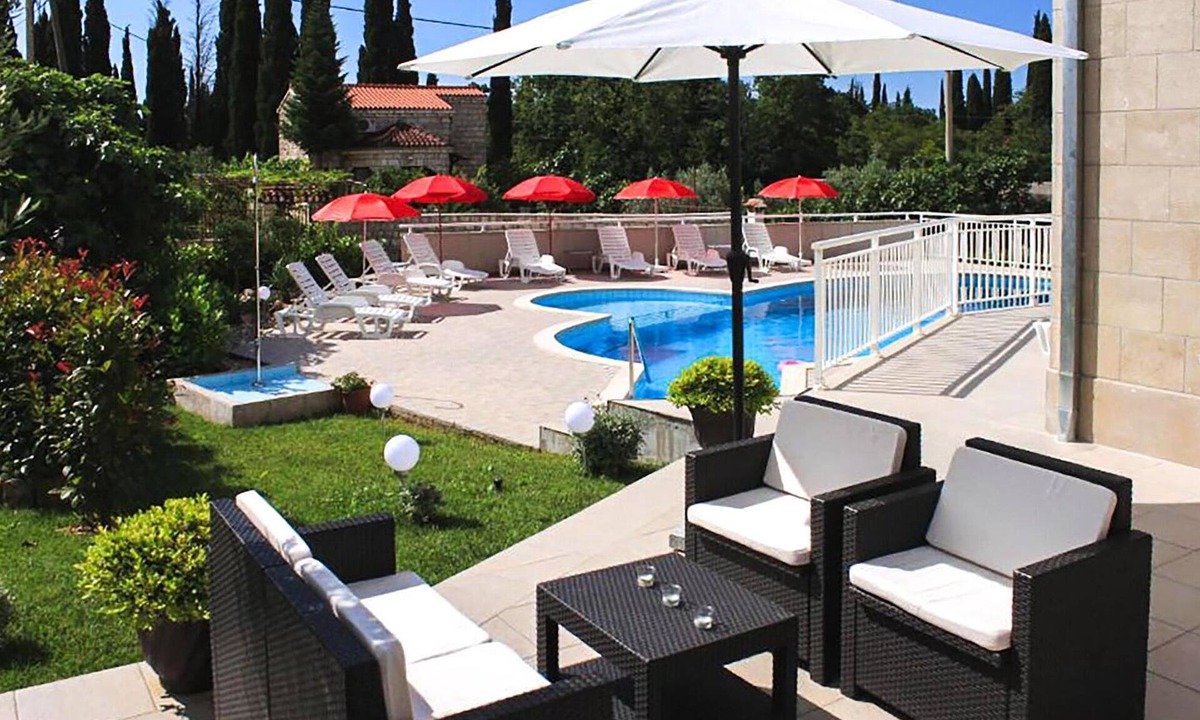 Cilipi Apartment | Cozy apartment in Cilipi with swimming pool