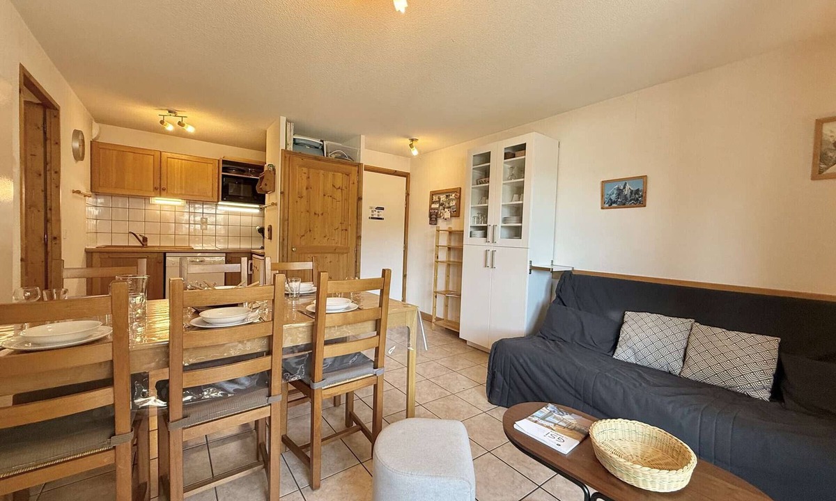 Flumet Apartment | Cozy apartment with parking - 6 people near the lake