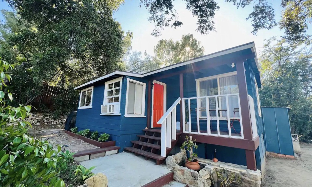 Calabasas Highlands Cottage | Cozy Cottage Getaway in the Mountains - 20 min from the beach!