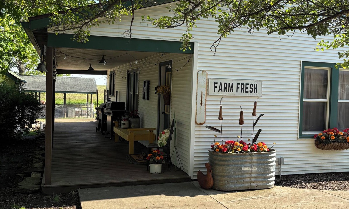 New Berlin House | Cozy Farm Bunkhouse
