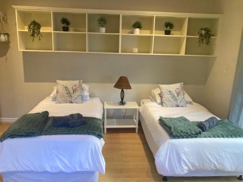 Claremont Apartment | Cozy garden Guest Suite in charming Claremont