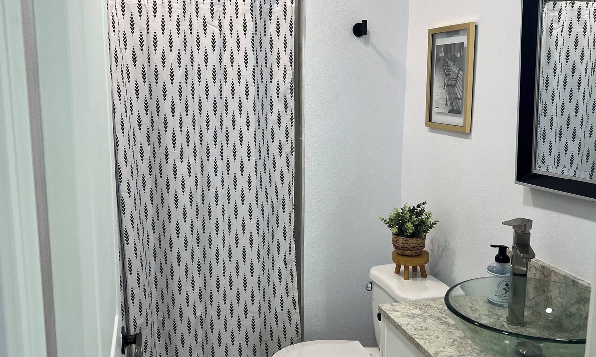 Oxnard House | Cozy Guesthouse w/Full Kitchen in Oxnard