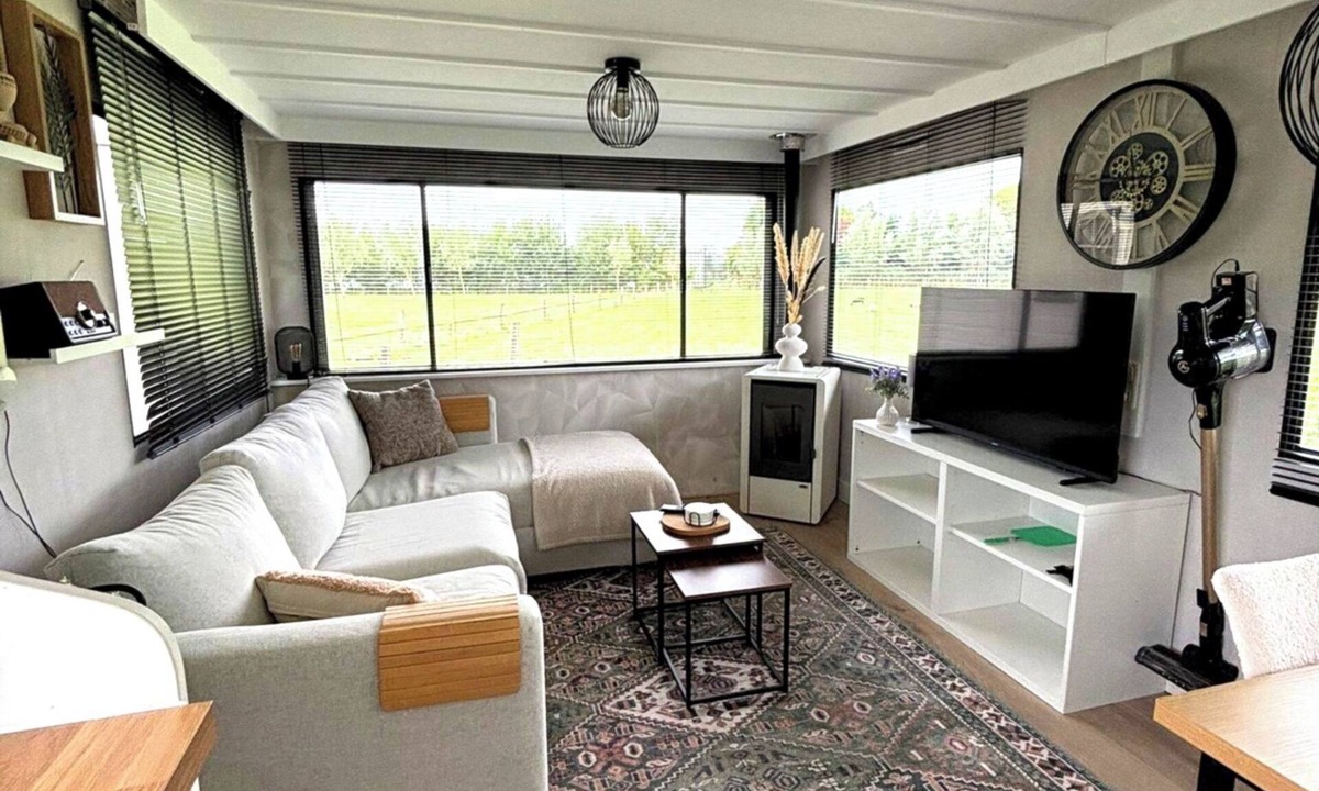 Heerhugowaard Ski Chalet | Cozy mobile home with terrace near the beach & Alkmaar