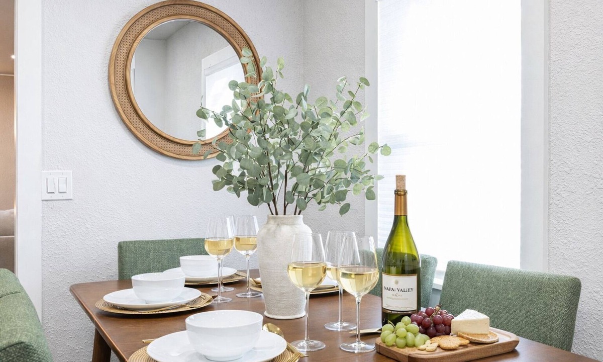 Napa House | Cozy Napa Wine Retreat-Warm & Inviting Home with Patio