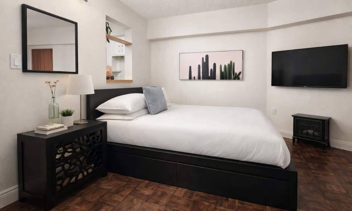 Mount Pleasant Apartment | Cozy studio in the heart of Mount Pleasant!