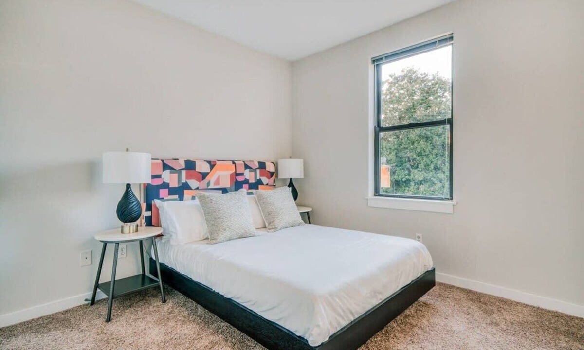Music Row Apartment | CozySuites Music Row Classy 1BR in Nashville! 24