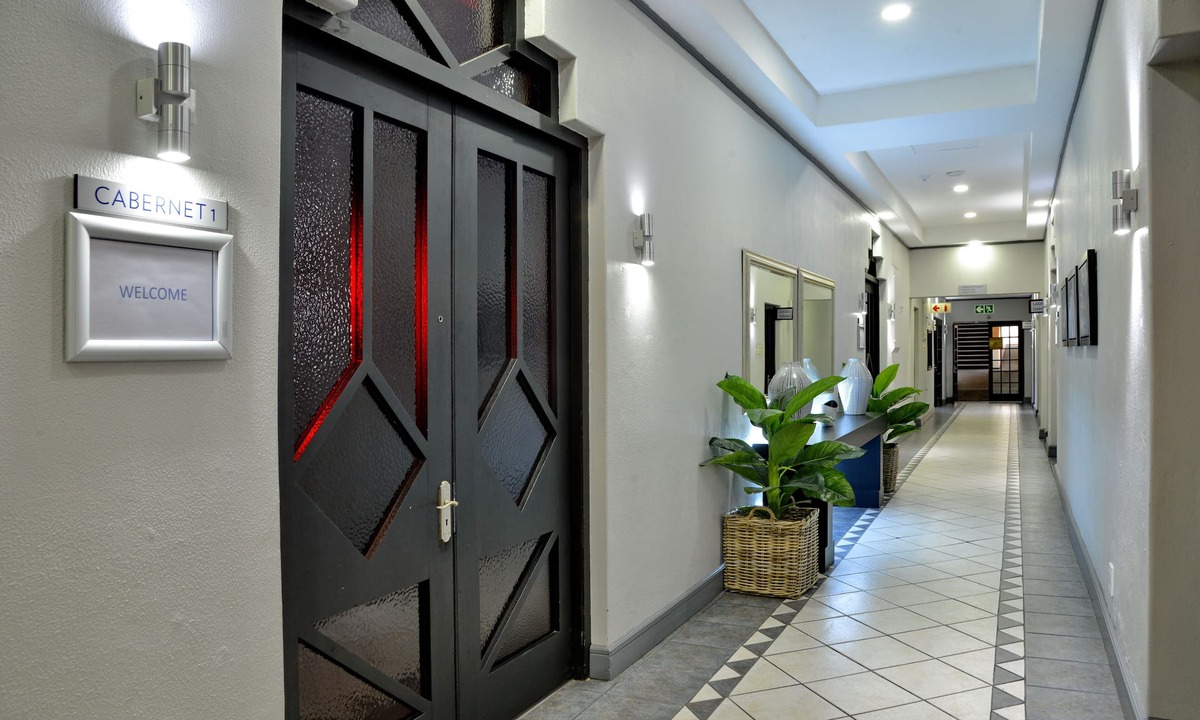 Worcester Central Hotel | Cumberland Hotel Worcester