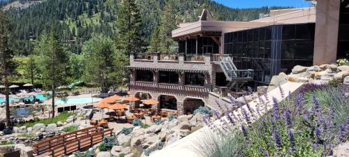 Olympic Valley Apartment | Dav's Slopeside King Studio - Resort & Spa at Everline