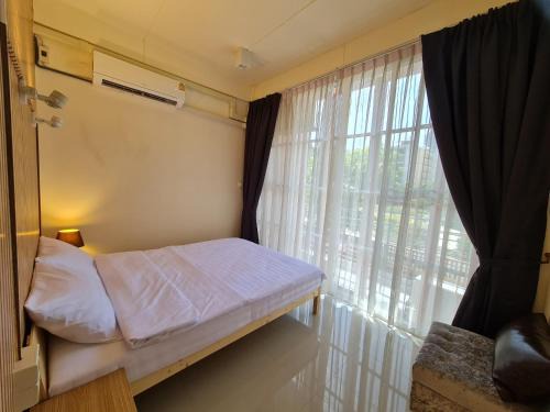 Ratchathewi Hostel | De Chalet