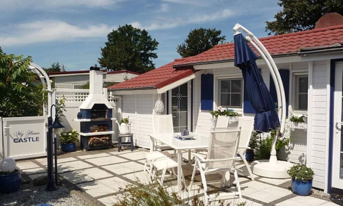 Onderdijk House | De Graaf by Interhome