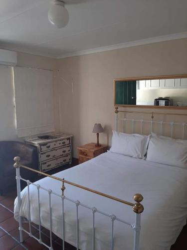 Graaff-Reinet Apartment | De Kothuize 4