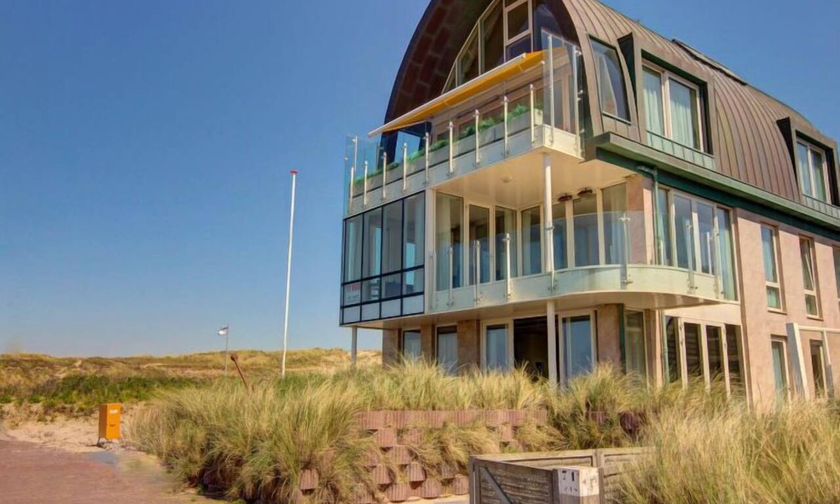 Egmond aan Zee Apartment | De Zeeparel by Interhome