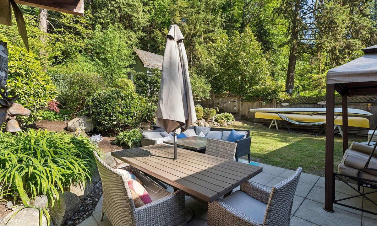 Deep Cove House | Deep Cove Ripple Retreat
