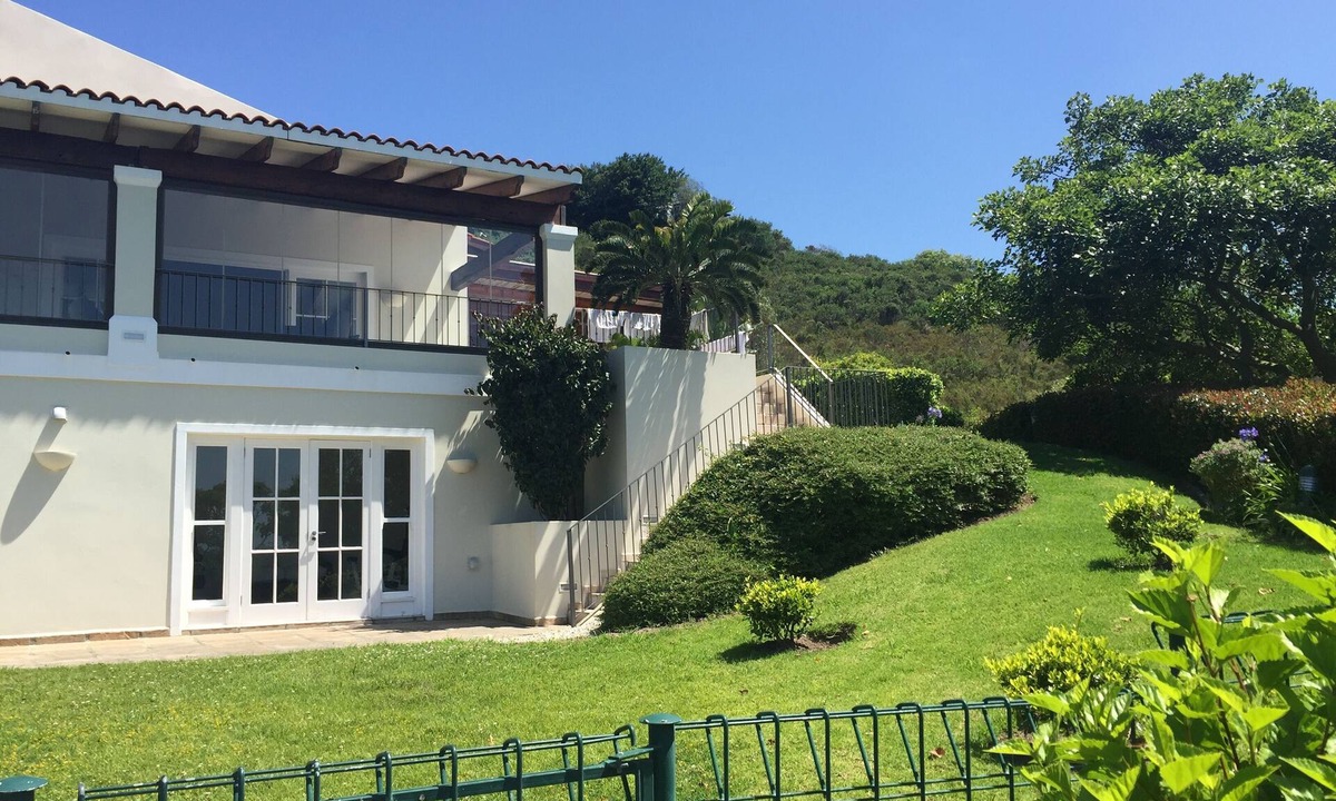 Plettenberg Bay House | Detached house with sea view, huge garden, pool + own gym
