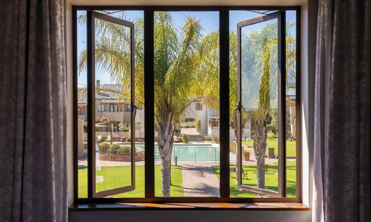 Koelenhof Cabin | Devonvale Golf & Wine Estate