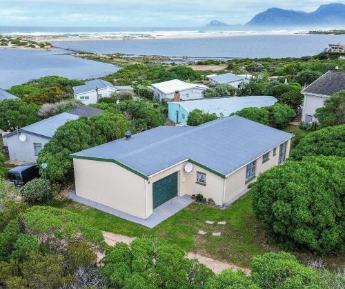 Fisherhaven House | Die Steenbras