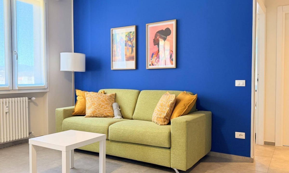 Prato Apartment | Discover Apartment Dante, an elegant residence located in a quiet area just 15 minutes from Florence. Tastefully furnished with high-end finishes, this apartment is designed for those seeking a refined environment that meets every need.Perfect for famili