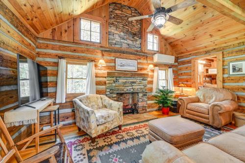 Dobson House | Dobson Vacation Rental - Close to Wineries!
