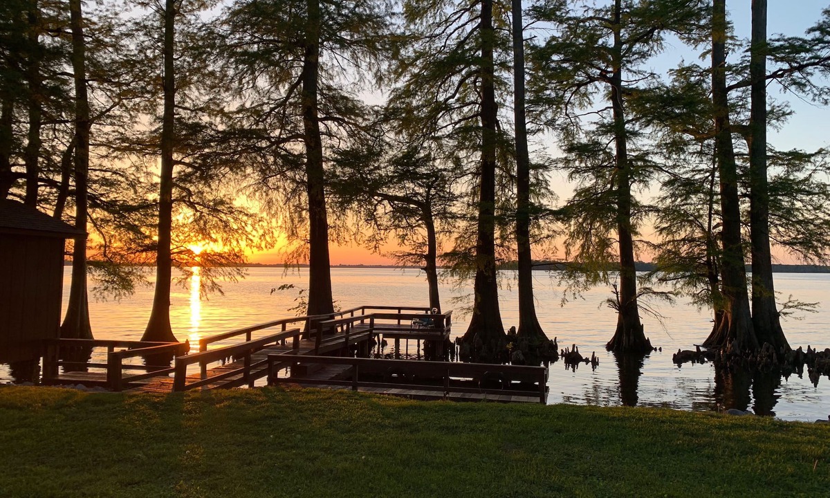 Wynnburg House | Duck Hunting, Fishing or Relaxing Family Vacation