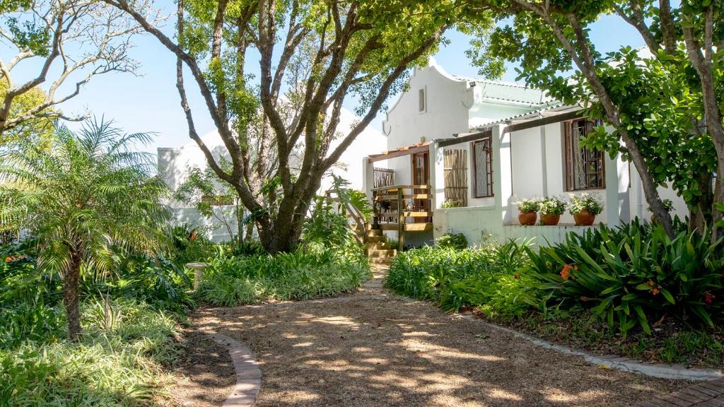Eastcliff Apartment | Eastcliff Cottage