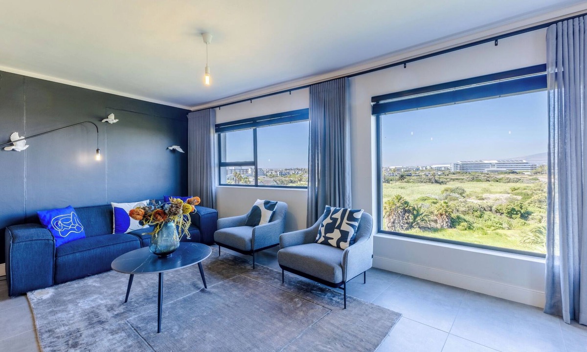 Century City Apartment | Elegant 3BR Apartment with Amazing Views
