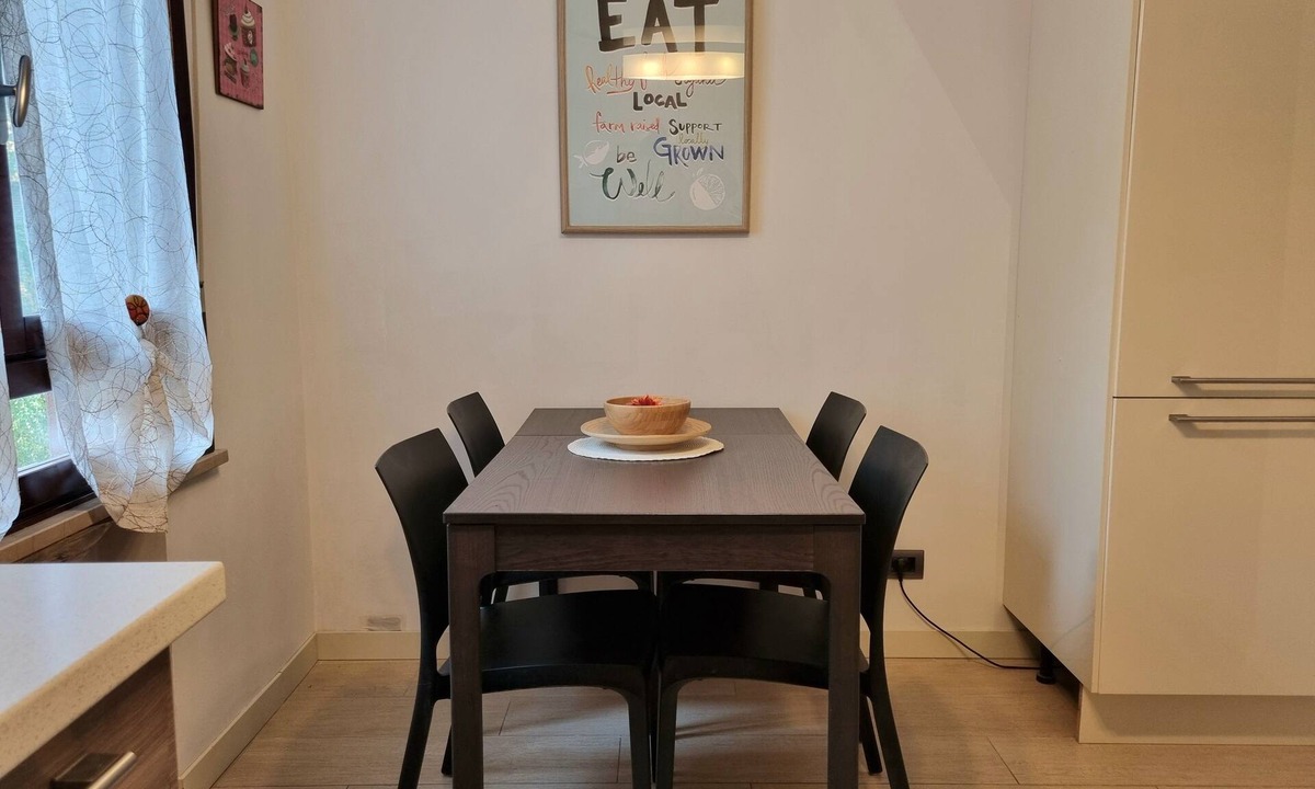 San Lazzaro Apartment | Elegant apartment with garage and small terrace, close to the center