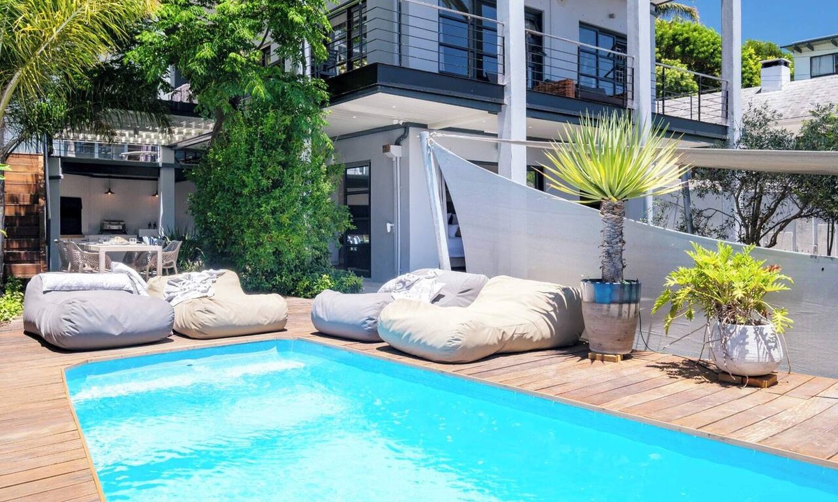 Camps Bay Apartment | Elegant Charm Retreat Central Treasure