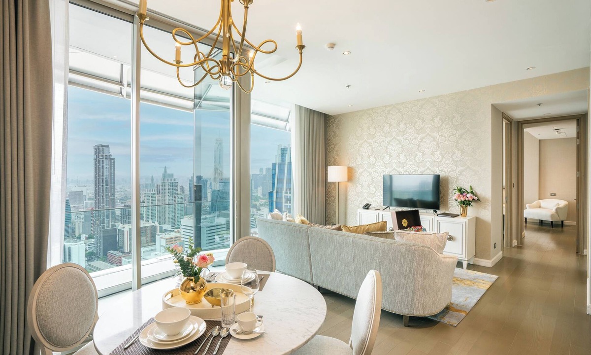 Chidlom Apartment | Elegant Two-Bedroom Executive Suite in Ratchadamri – Prime Bangkok Location