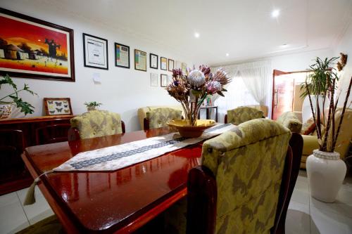 Greater Johannesburg Metropolitan Area Bed & Breakfast | Emthonjeni Bed & Breakfast