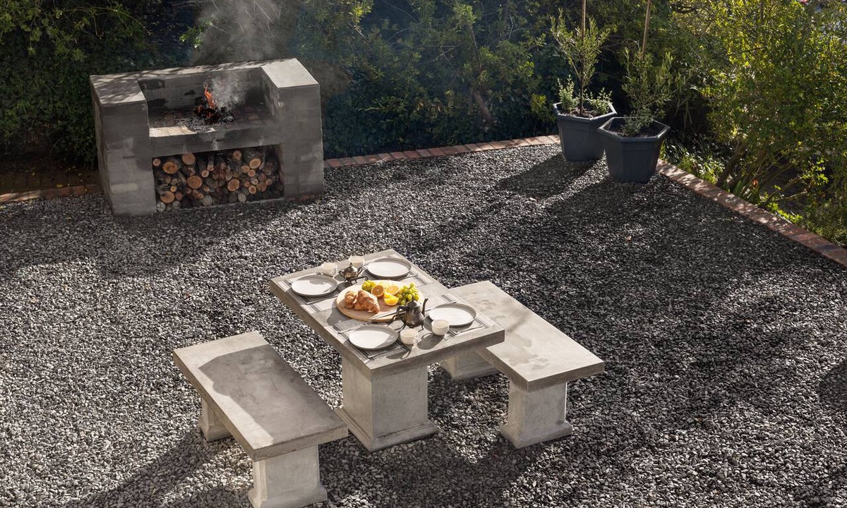 Stellenbosch Apartment | Enjoy the privacy of your own wood fired hot-tub, barbecue & breathtaking views.