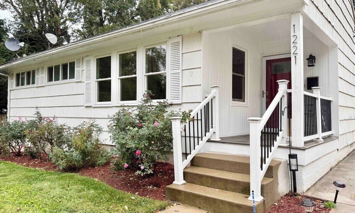 Rockville House | Entire House in Rockville, MD with Lots of LOVE!