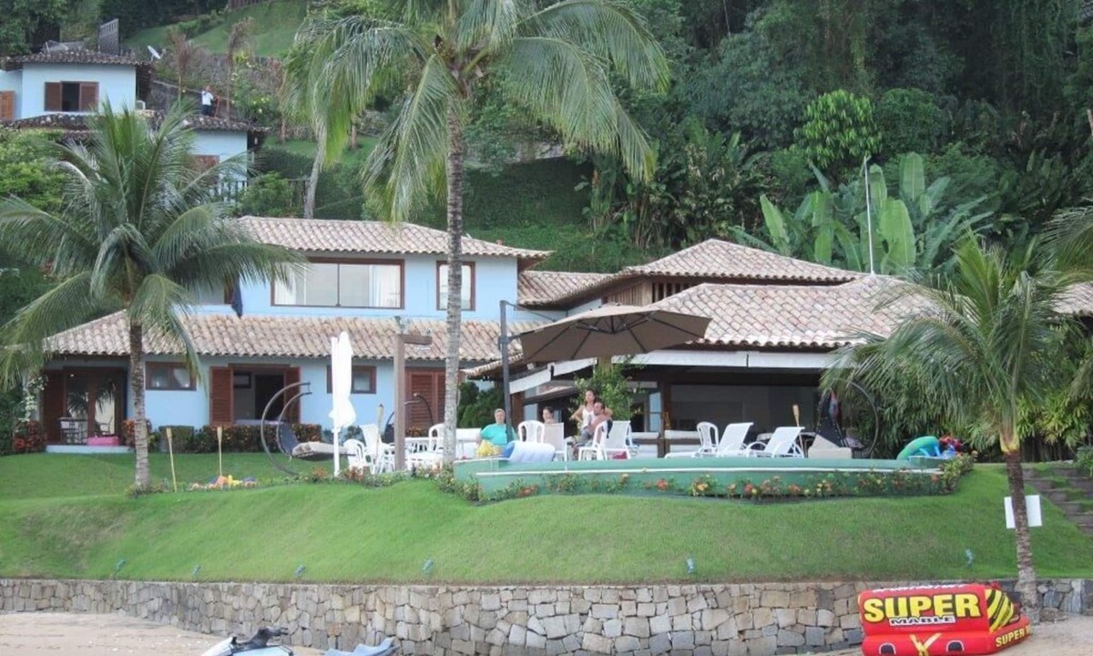 Itanema House | Exclusive Villa in Angra dos Reis. Come relax in paradise.