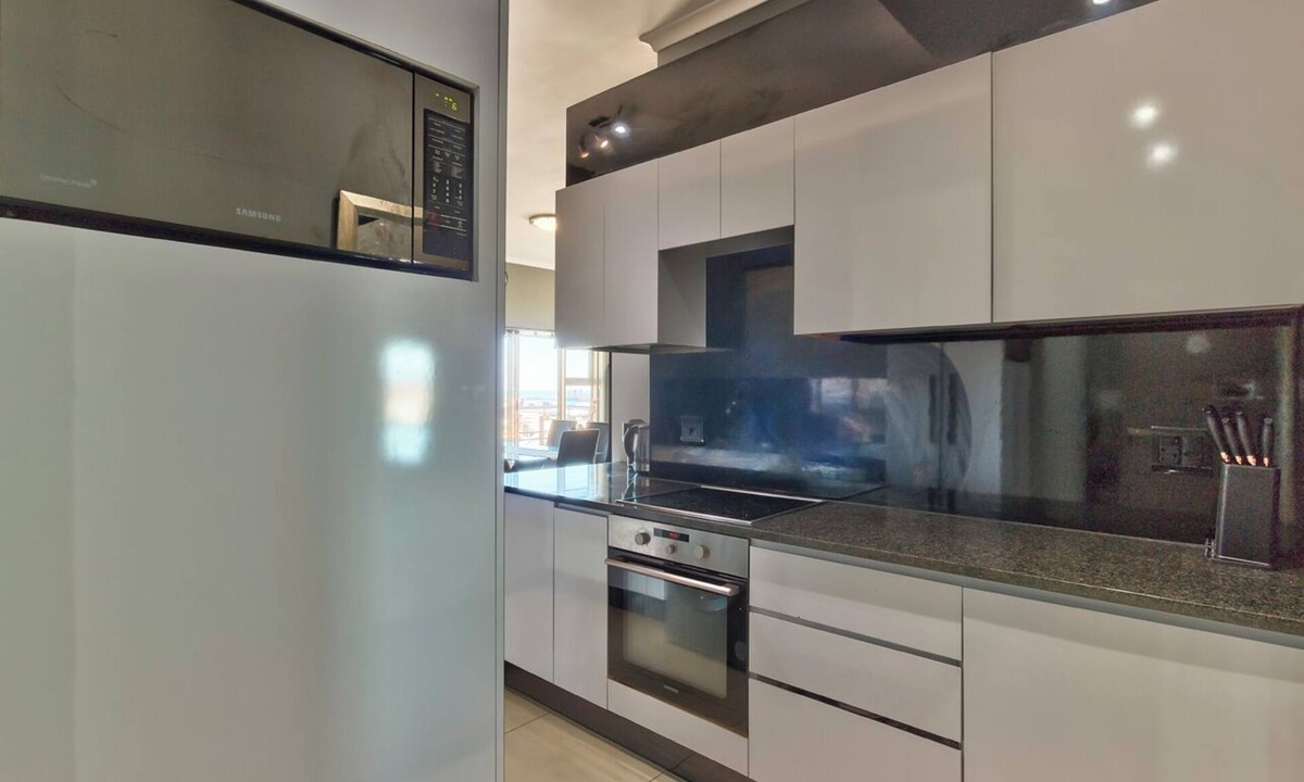 Salt River Apartment | Executive 2-Bedroom Apartment with 180° City Views in Cape Town
