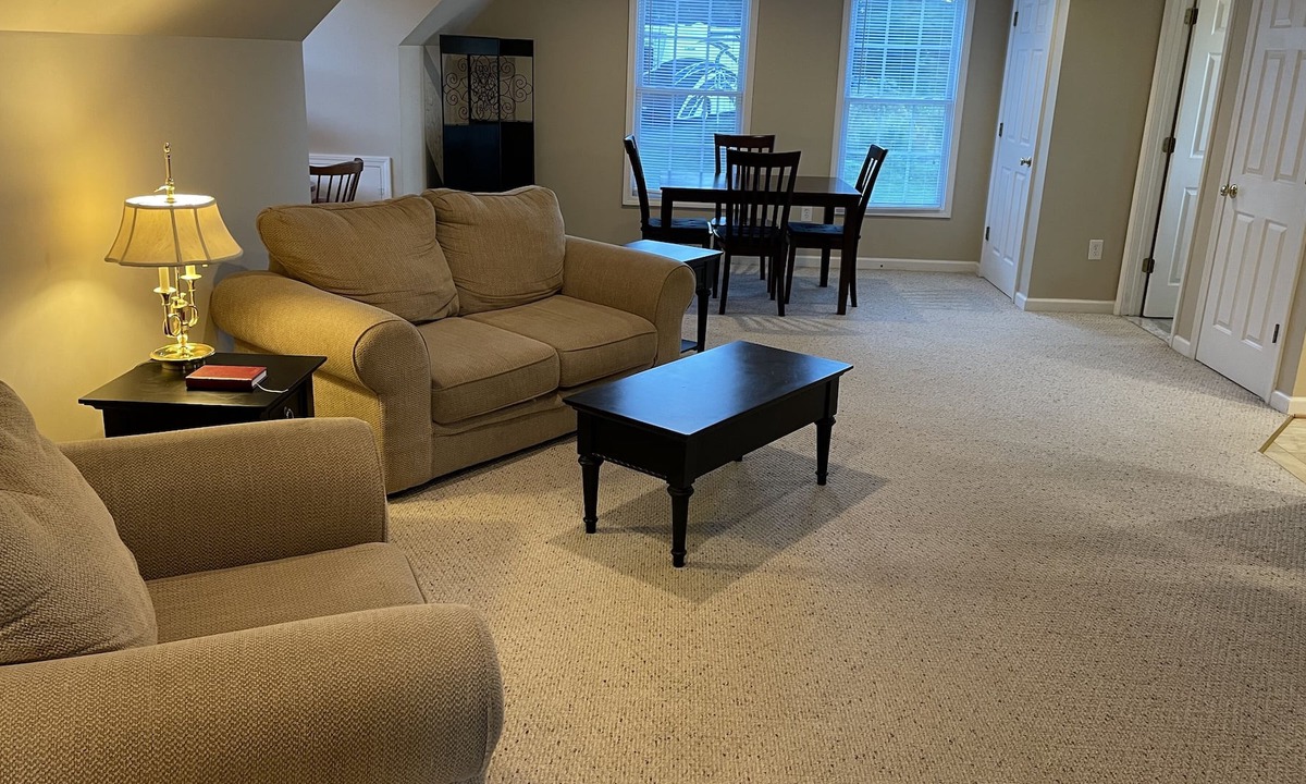 Gaithersburg Apartment | Executive Apartment On Private Estate -Organic Farming - Eggs ,Meats & More