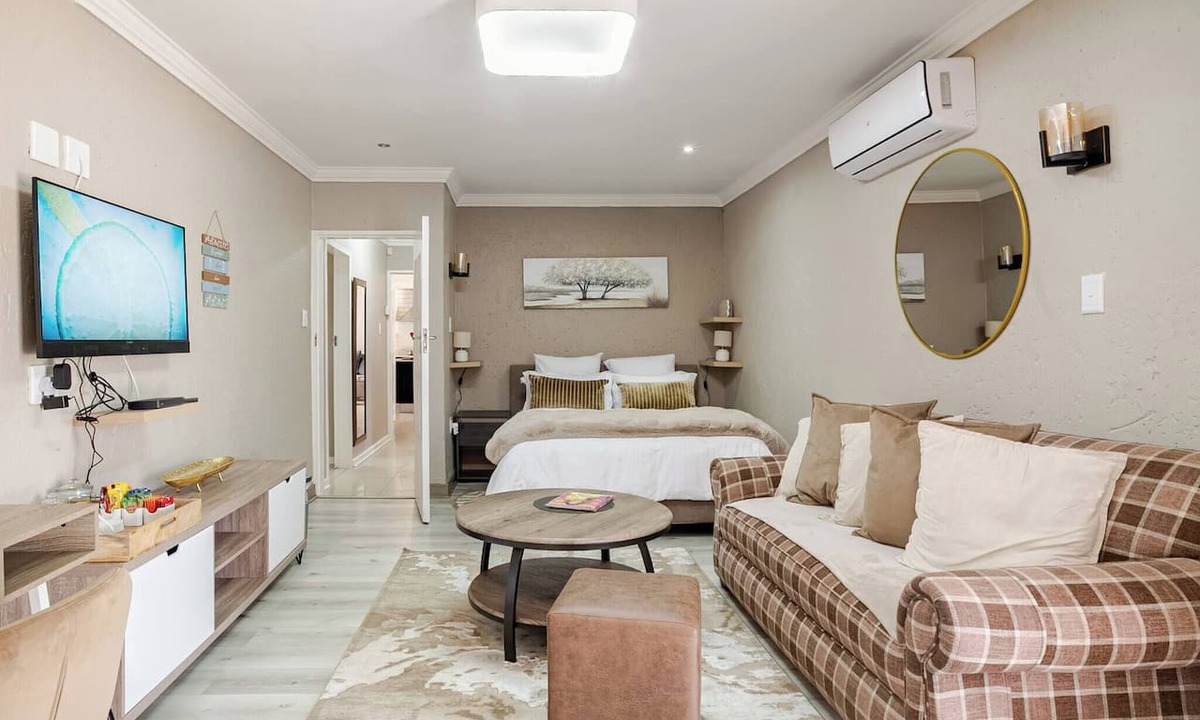 Greater Johannesburg Metropolitan Area House | Executive en-Suite, cozy, comfy and spacious