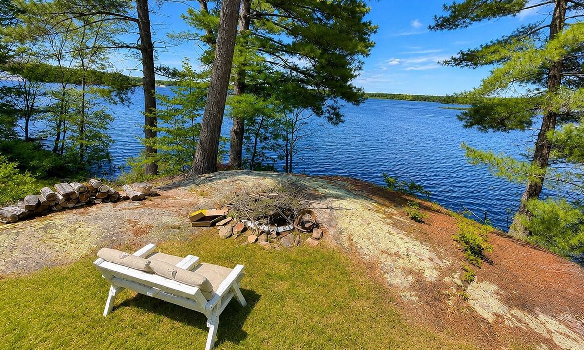 Nipissing Cottage | Executive Retreat on Lake Nipissing *WiFi and AC