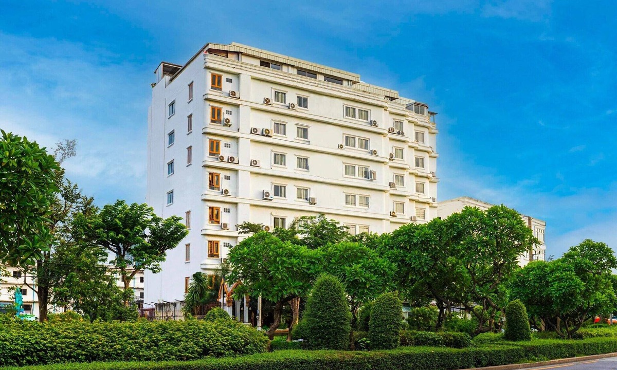 Bang Kho Laem House | Executive Urban Suite | Luxe Comfort at Howard