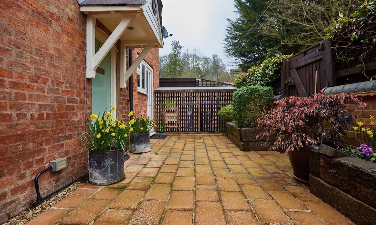 Avon Dassett Cottage | Fab 2-Bed Cotswolds Cottage with Private Courtyard