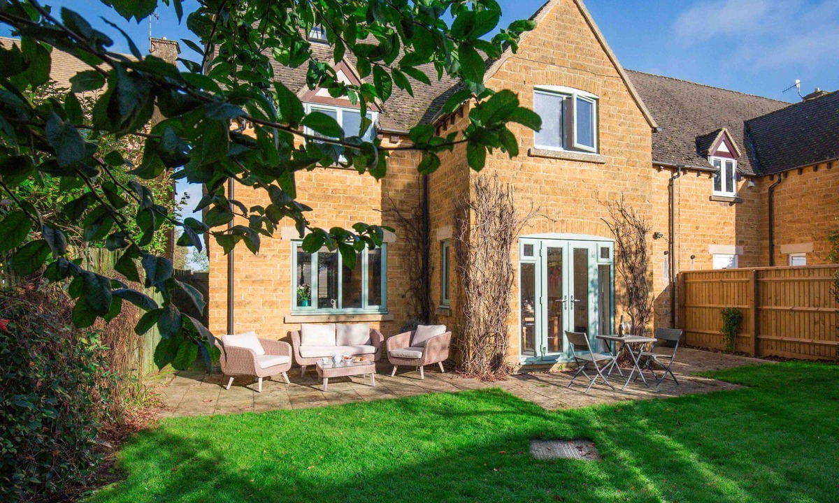 Moreton-in-Marsh Cottage | fabulous and homely dog friendly holiday cottage - Kingsley House
