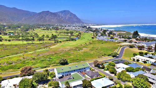 Eastcliff Apartment | Fairway Holiday Accommodation