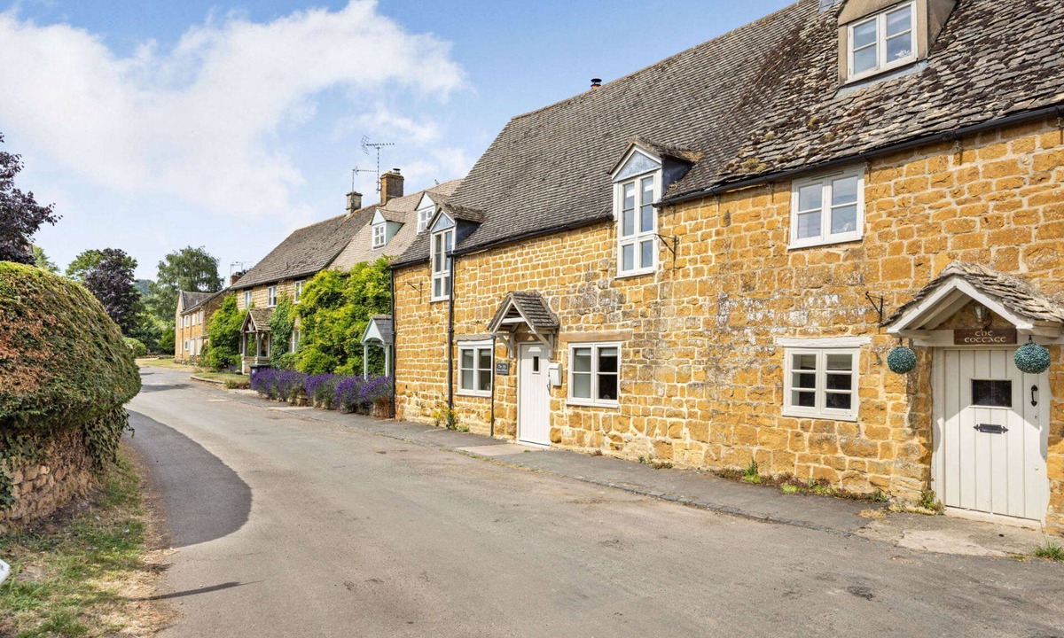 Ilmington Cottage | Family friendly period holiday cottage in the Cotswolds - The Old Post Office