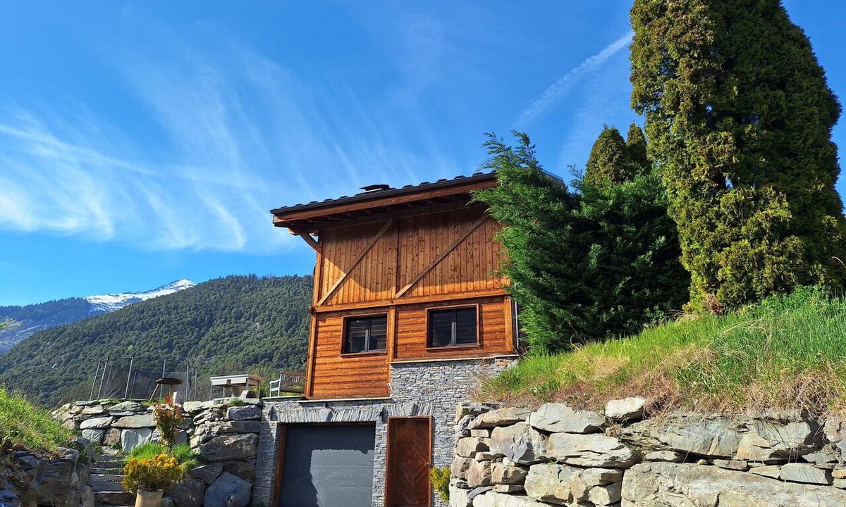 Seez Ski Chalet | Family home with garden and terrace in Séez