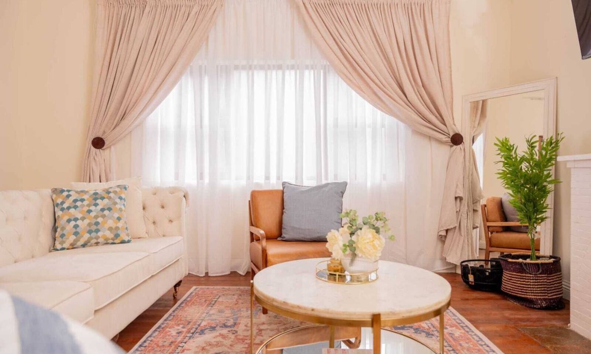 Parkwood House | Fantastic 2-bedroom house in cool Johannesburg neighborhood