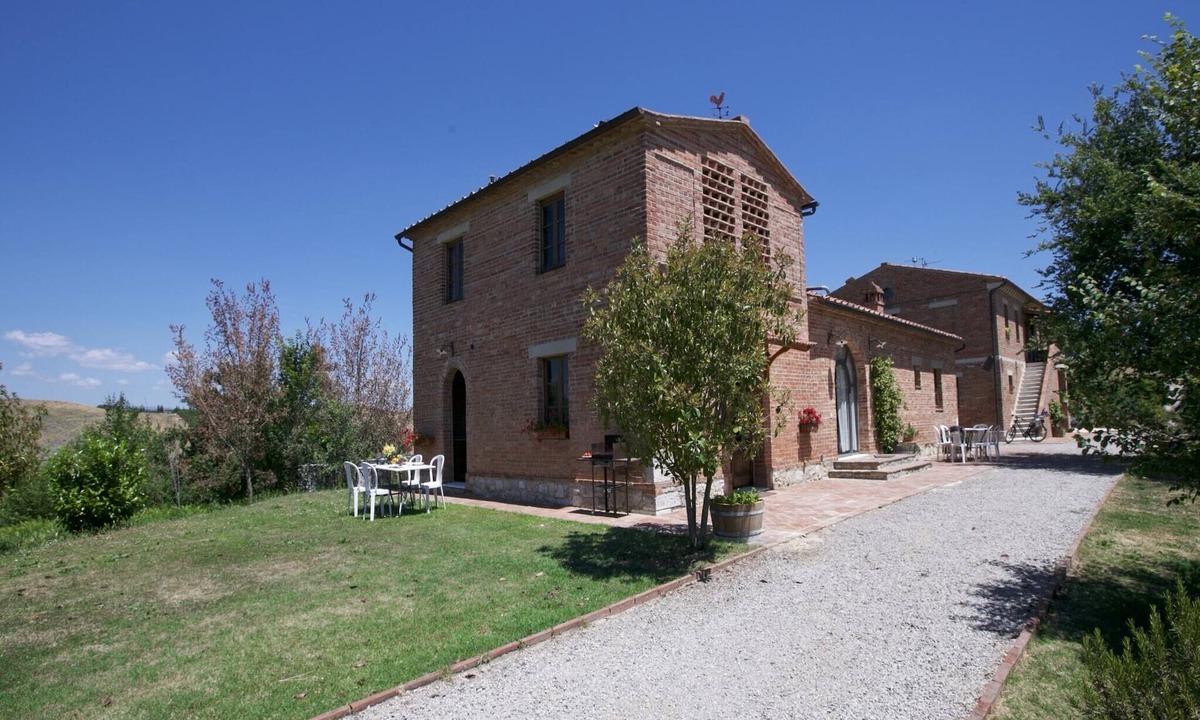 Torre A Castello House | Farmhouse in Tuscany near Siena's Charm