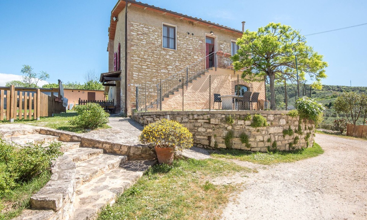Serre di Rapolano Other | Farmhouse 'Podere Del Pereto Bio- 203' with Shared Pool, Private Garden and Wi-Fi