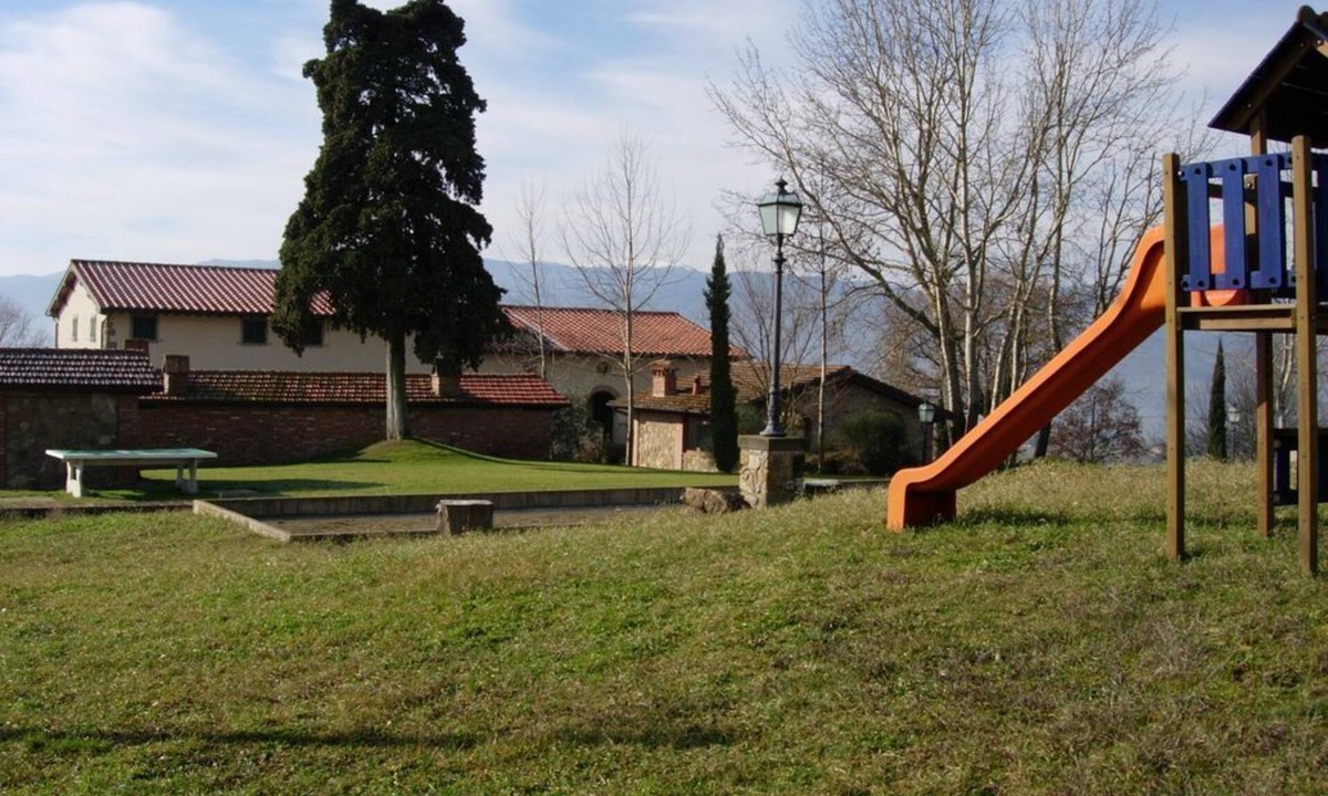 Poppi House | Fattoria di Belvedere apartment Il Leccio overlooking the Castle of Poppi