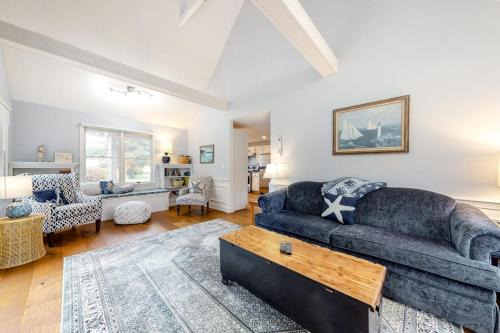 Falmouth Heights House | Ferry Harbor Cottage
