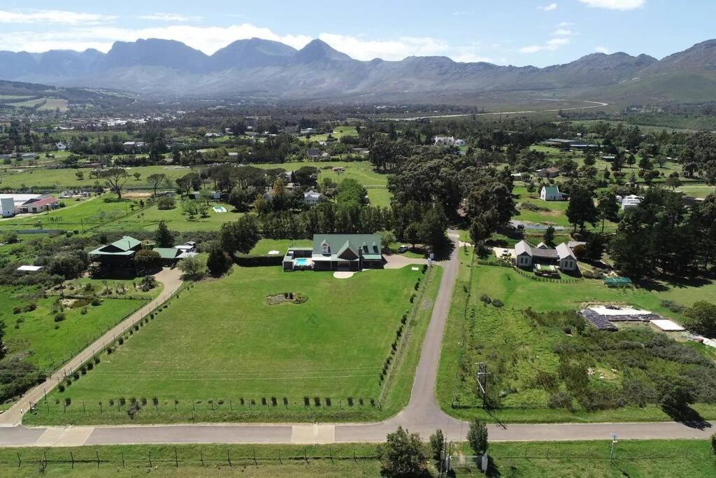 Helderberg Rural House | Firlands Farmhouse 179A with a view